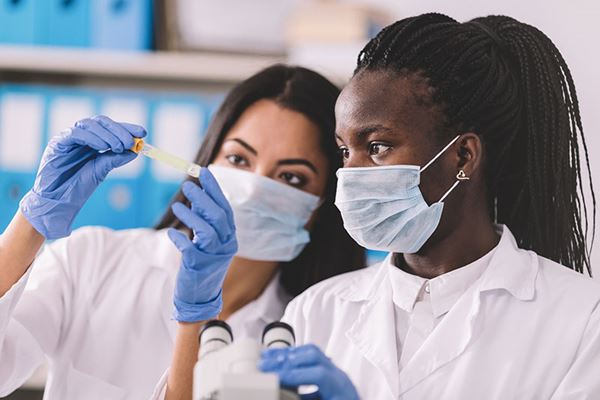 Women researchers GettyImages-1207087144