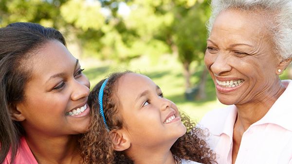 varias generaciones de mujeres afroamericanas