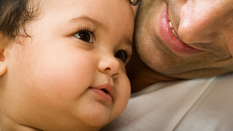 Niña con su padre