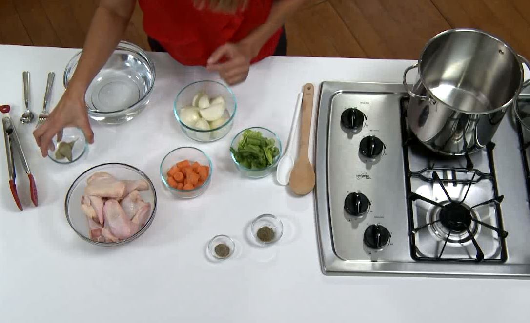 Ingredientes para preparar caldo de pollo de la American Heart Association