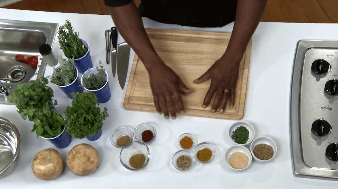 Video sobre cómo añadir sabor con hierbas y especias