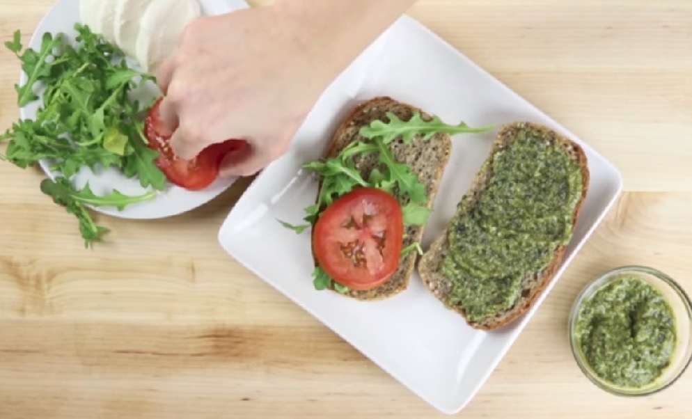 Captura de pantalla del video Sandwich Makeover