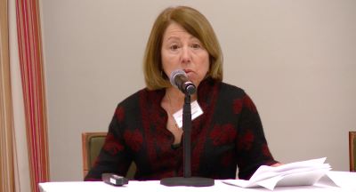 Debra Meyerson hablando en el congreso