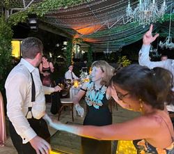 Stroke Onward - Deb bailando Stroke Onward - Deb bailando