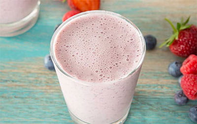 triple berry smoothie